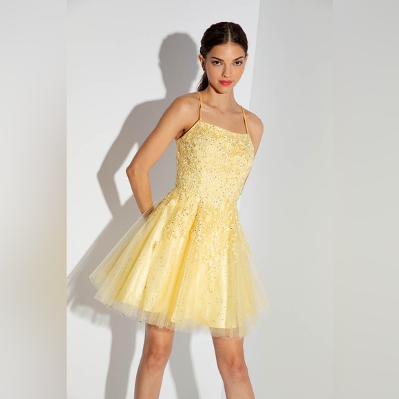 Eureka Dresses & Skirts - HOCO- Yellow Mini Dress